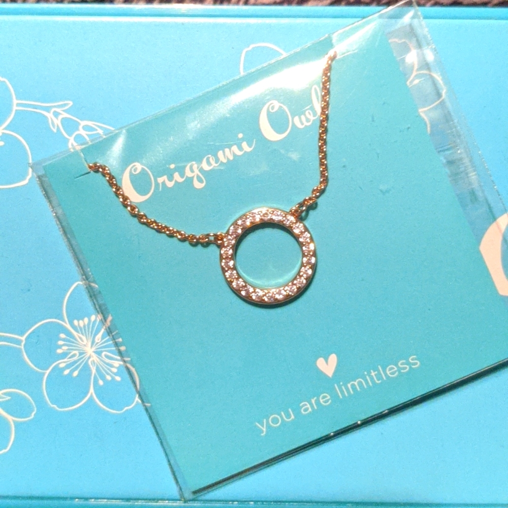 Origami Owl "Fearless" necklace